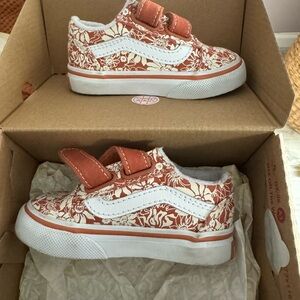 Baby Vans Size 4